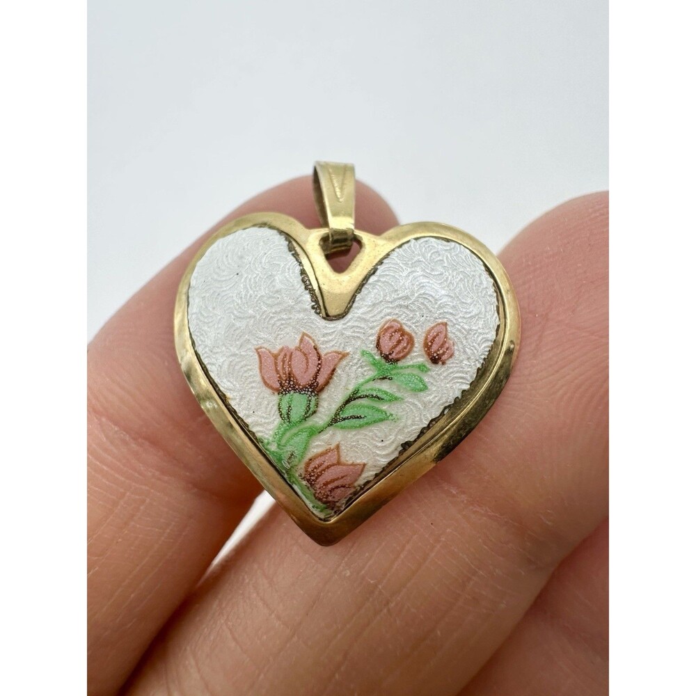 VTG ESTATE GUILLOCHE HEART PENDANT WHITE PINK ROSE ENAMEL GOLD TONE